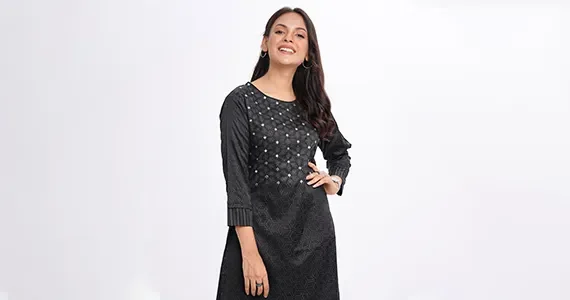 Black-Crepe-Straight-cut-Kameez-